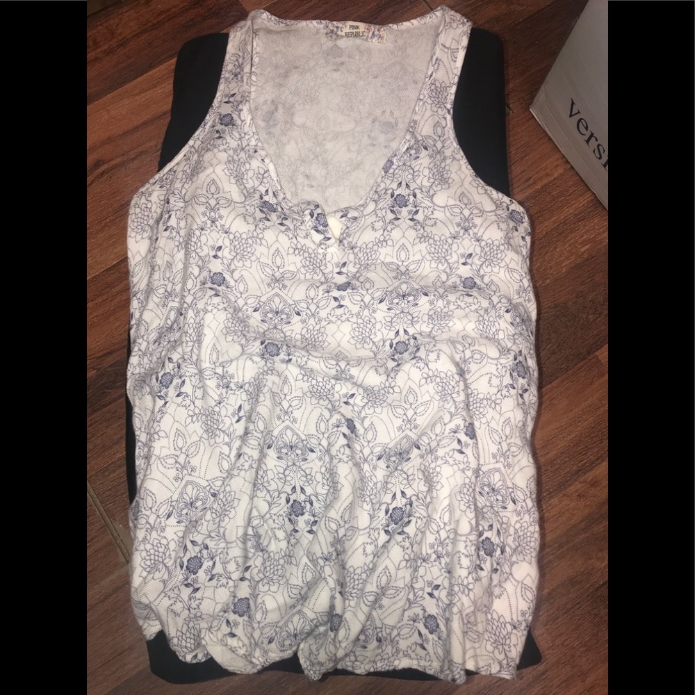 Pink Republic floral razorback shirt size M